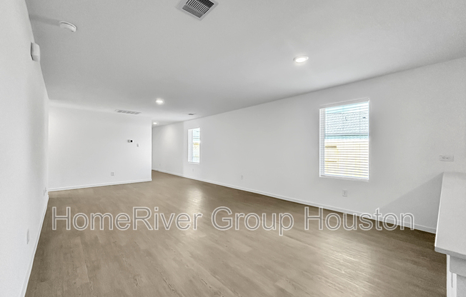 6026 STARLING DR