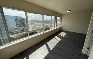 3 beds, 1 bath, 980 sqft, $2,995, Unit R-412