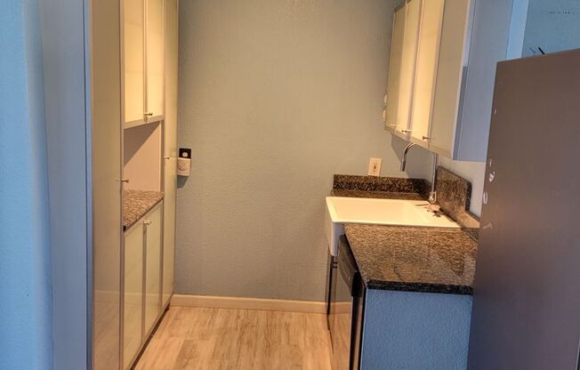 2 beds, 1 bath, $1,995