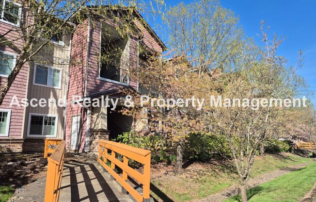 2Bed/2Bath Tanasbourne Condo Quiet Location MiniSplit AC Assigned Parking Space Water & Garbage Included