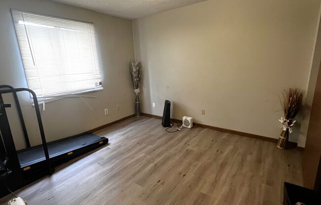 2 beds, 1 bath, 770 sqft, $825