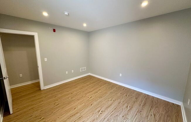 2 beds, 2 baths, 900 sqft, $2,050, Unit 3D