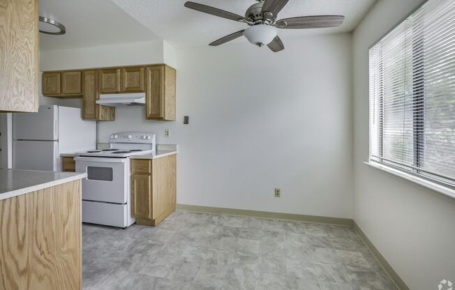 1 bed, 1 bath, 675 sqft, $1,445, Unit Unit 12