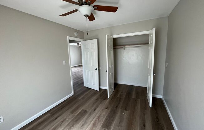 2 beds, 1 bath, $2,295, Unit 392