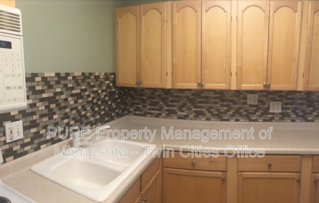 1311 W 82 ST