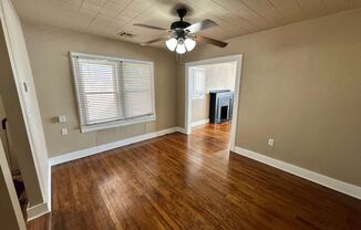 2 beds, 1 bath, $1,095