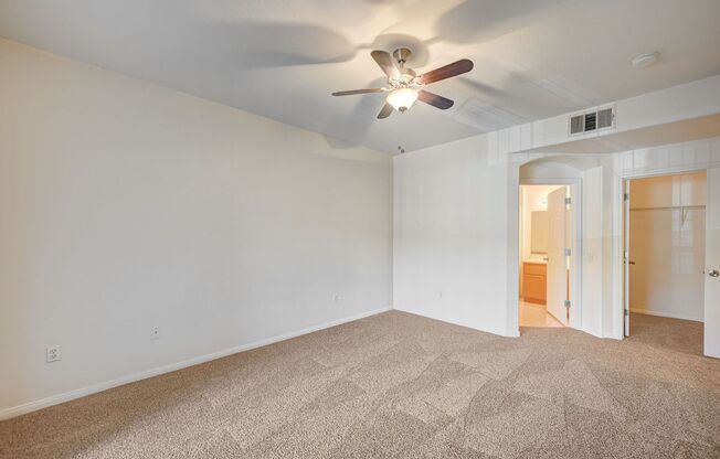 3 beds, 2 baths, $1,650, Unit # 136