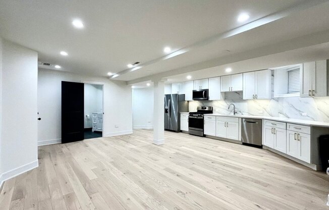 3353 S UN AVE
