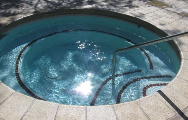 1 bed, 1 bath, $1,100, Unit #2033