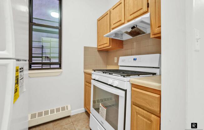 1 bed, 1 bath, $2,200, Unit 3-C