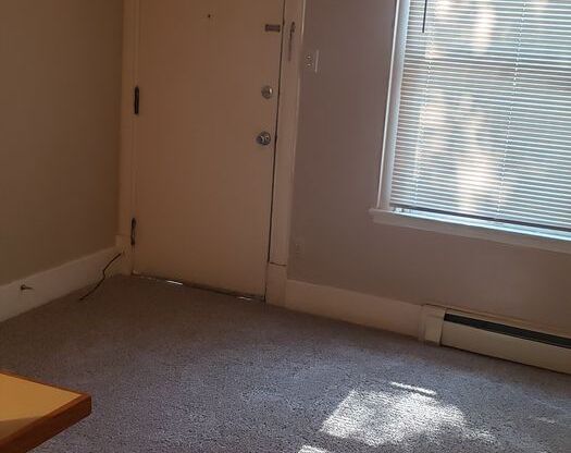 1 bed, 1 bath, 425 sqft, $800