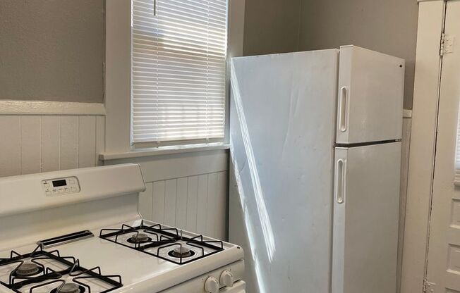 1 bed, 1 bath, 713 sqft, $850, Unit Unit 2