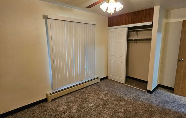 2 beds, 1 bath, 970 sqft, $1,249, Unit FB   2252