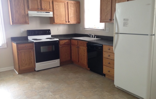 3 beds, 2 baths, $2,150