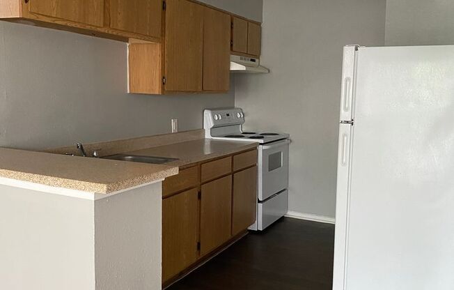 1 bed, 1 bath, 765 sqft, $750