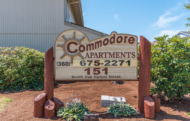 Commodore (151 S Oak Harbor St.)