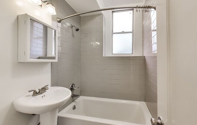 Studio, 1 bath, 450 sqft, $2,400, Unit 205