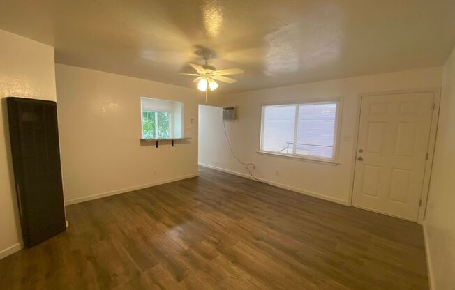 2 beds, 1 bath, 900 sqft, $1,750, Unit 4