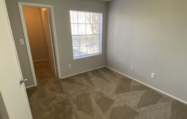 1st Floor 2 bedroom 1 bathroom Condo