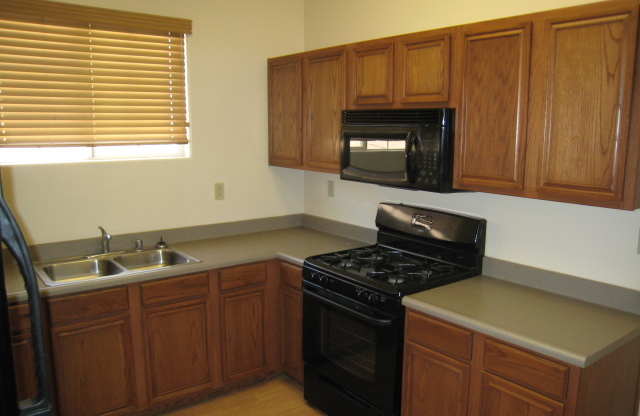 1 bed, 1 bath, $1,075