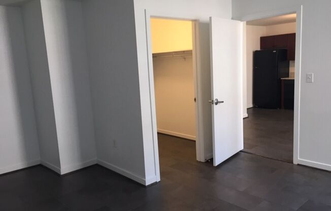 2 beds, 1 bath, $1,899, Unit 521