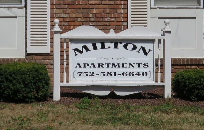 Milton I Apartments