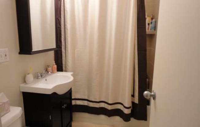 Available 5/1 Studio right on Commonwealth Ave and Green Line, Swimming pool, and Laundry