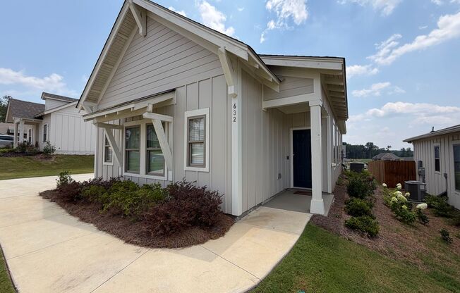 Beautiful Newer Construction Home on Mimms Trail!