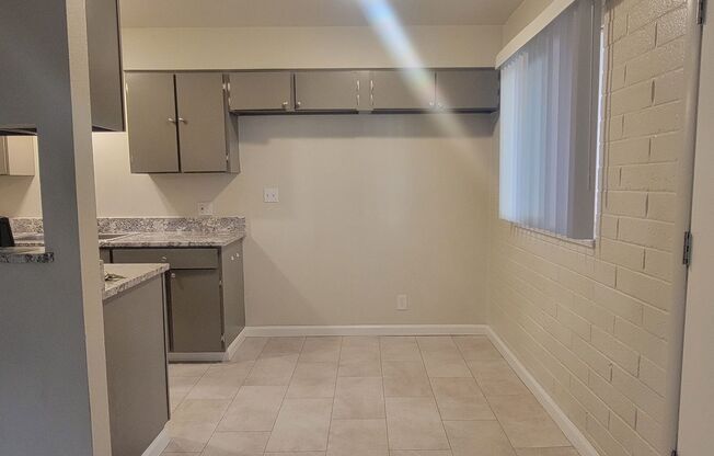 1 bed, 1 bath, 600 sqft, $1,200, Unit B