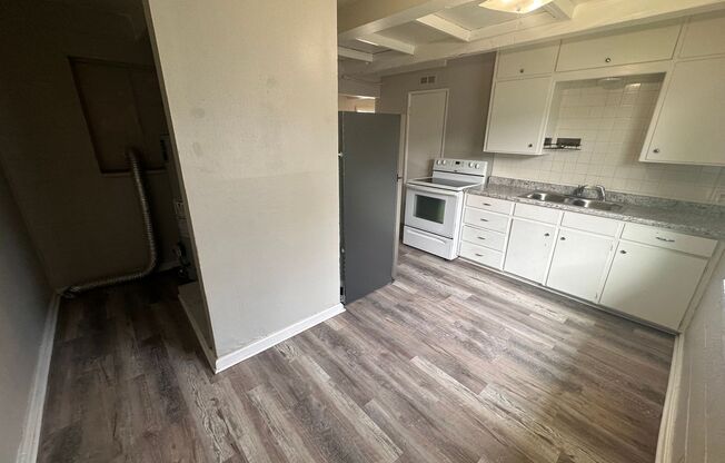 1 bed, 1 bath, $650