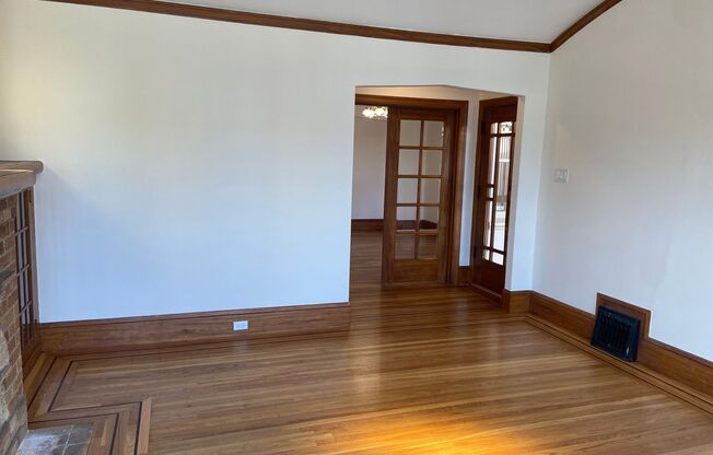 Classic & Timeless Parkside Home 3BD / 2.5BA