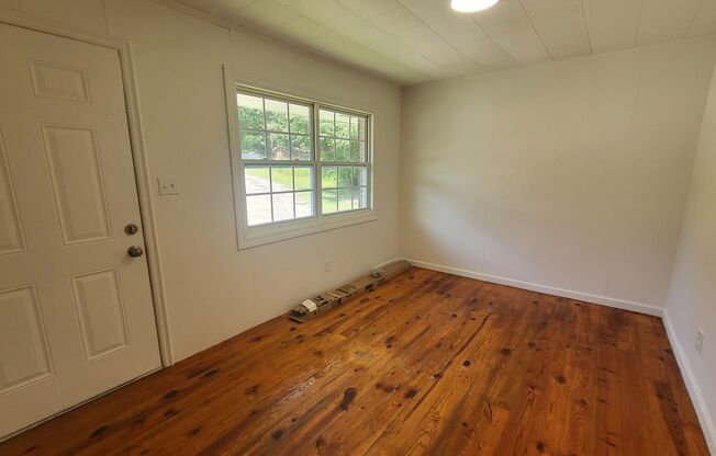 Two Bedroom duplex Available for Rent in Lancaster SC!