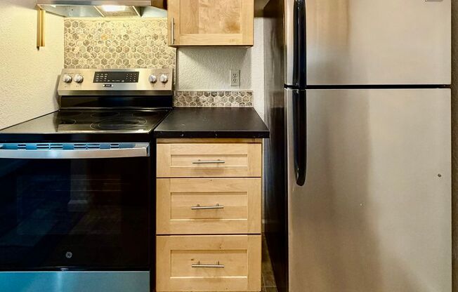 2 Bed 1 Bath Redmond Education Hill neighborhood Condo $1945 per/mo
