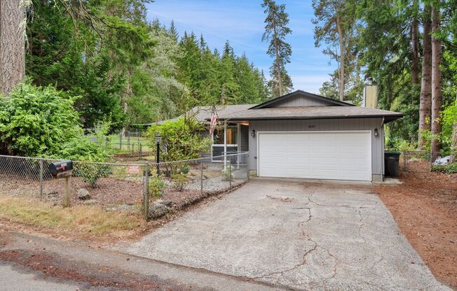 Rambler in Port Orchard with Fenced Yard