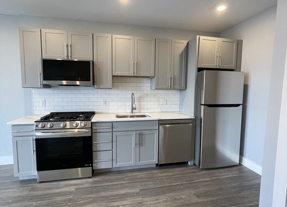 1 bed, 1 bath, 630 sqft, $3,200, Unit 306