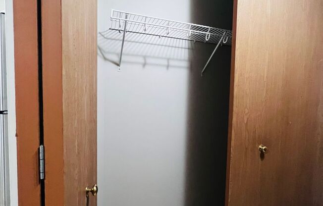 2 beds, 1 bath, 710 sqft, $1,250, Unit # 204