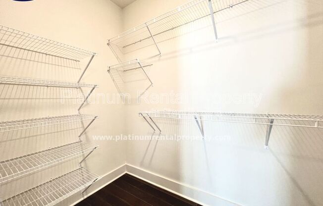 3 beds, 2.5 baths, 1,634 sqft, $2,899, Unit 19