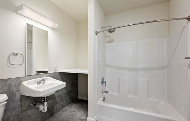 2 beds, 2 baths, 1,081 sqft, $3,575, Unit 6A