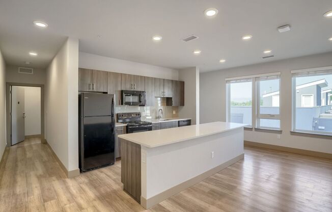 4 beds, 4 baths, 1,094 sqft, $2,900, Unit 406