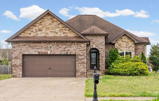 3 Bedroom 2 Bath Pet Friendly Home For Rent!