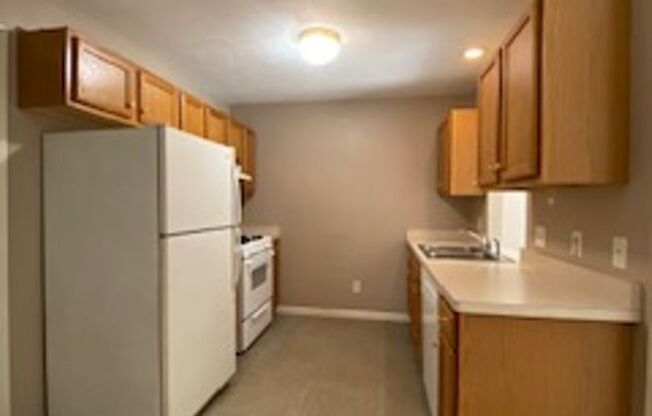 2 beds, 1.5 baths, $1,095