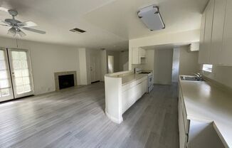 APT 1589 N. HILL AVE