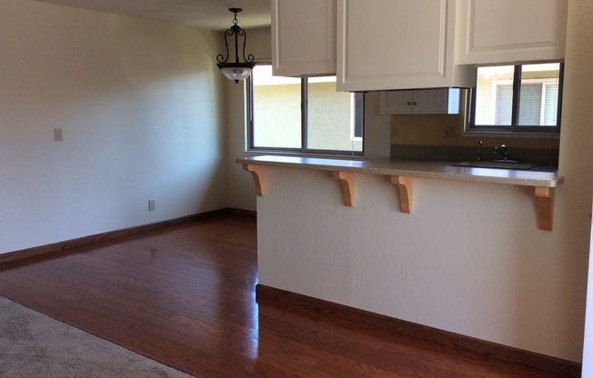 2 beds, 1 bath, $3,450, Unit # 4