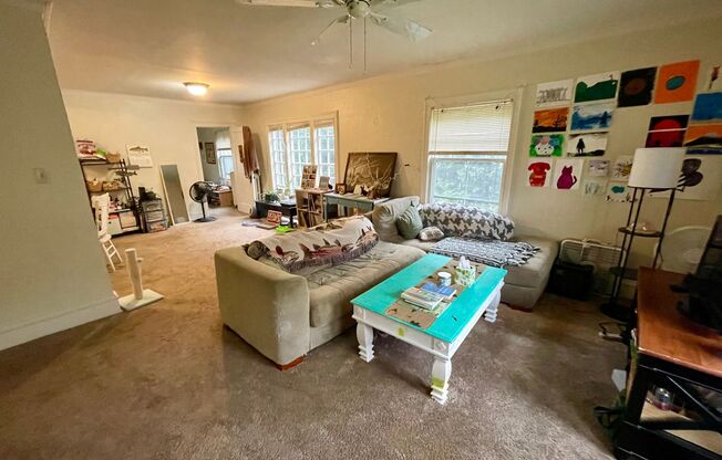 2114 E Woodstock