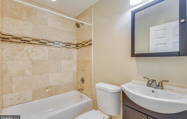 662 N 33 ST