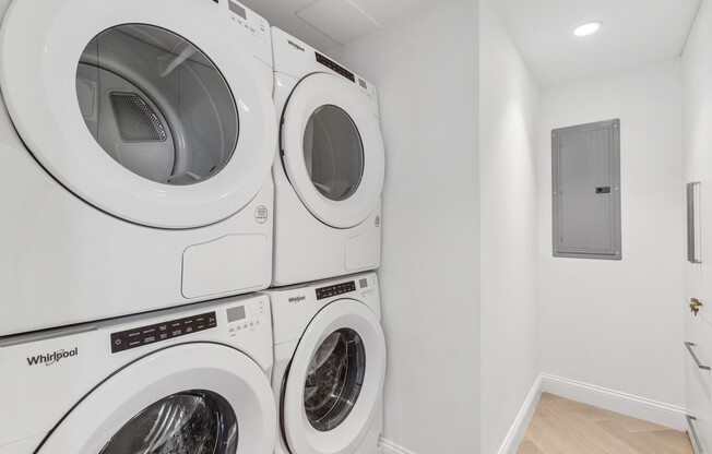 3 beds, 3.5 baths, 2,130 sqft, $50,000, Unit 2501