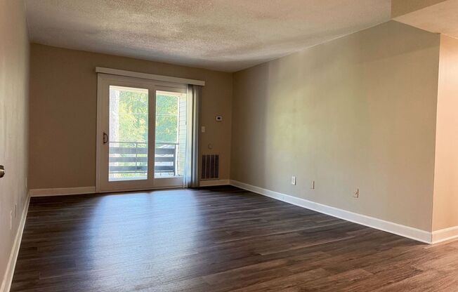 2 beds, 1 bath, 925 sqft, $1,120, Unit 205