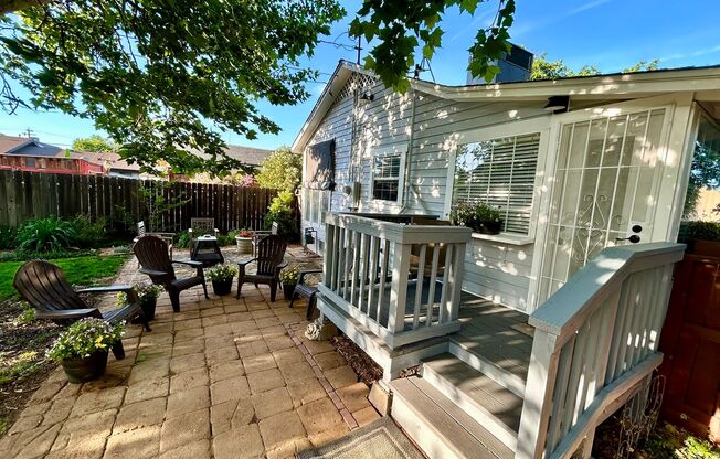 $2,195 Woodworth & 4th St, Historic 2 Bedroom Home - Woodworth Ave, Clovis