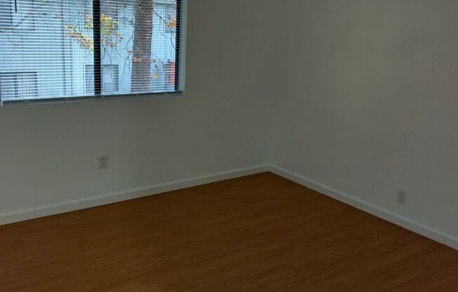 1 bed, 1 bath, $1,600, Unit 666B