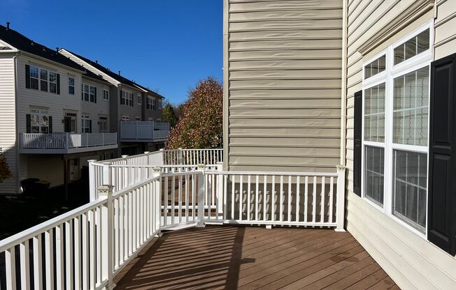 3 beds, 2.5 baths, $3,000